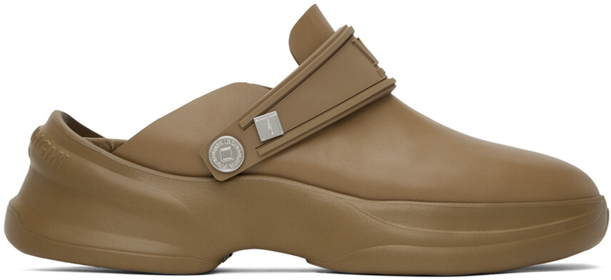 Бежевые сабо с тиснением Wooyoungmi
Бежевые сабо с тиснением Wooyoungmi