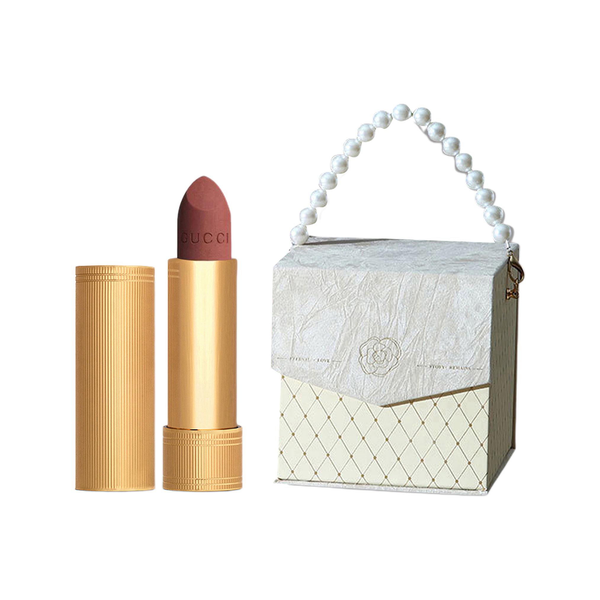 GUCCI Тонирующая помада в подарочной упаковке, кремовая увлажняющая, легко растушевывается, натуральный оттенок, не оставляет следов, подарок на день учителя
GUCCI Тонирующая помада в подарочной упаковке, кремовая увлажняющая, легко растушевывается, натуральный оттенок, не оставляет следов, подарок на день учителя