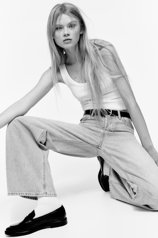 Широкие джинсы H&M, голубой
Широкие джинсы H&M, голубой