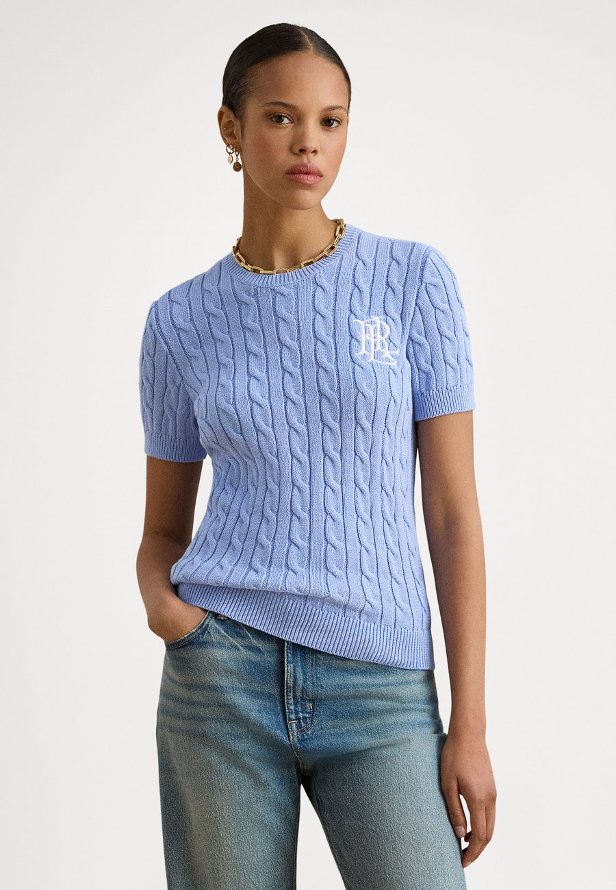 Футболка Lauren Ralph Lauren CABLE-KNIT COTTON SHORT-SLEEVE SWEATER, Banker Blue/Light Blue, Синий, Футболка Lauren Ralph Lauren CABLE-KNIT COTTON SHORT-SLEEVE SWEATER, Banker Blue/Light Blue
Футболка Lauren Ralph Lauren CABLE-KNIT COTTON SHORT-SLEEVE SWEATER, Banker Blue/Light Blue, Синий, Футболка Lauren Ralph Lauren CABLE-KNIT COTTON SHORT-SLEEVE SWEATER, Banker Blue/Light Blue