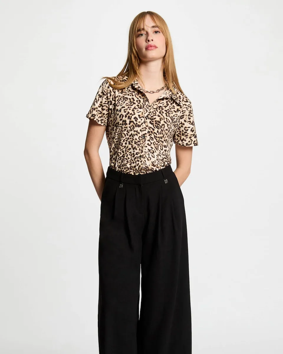 Женская футболка с коротким рукавом и отложным воротником Morgan, коричневый
Женская футболка с коротким рукавом и отложным воротником Morgan, коричневый