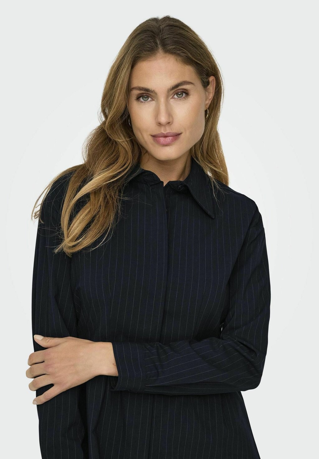 Блузка на пуговицах ONLEDA ONLY, черный
Блузка на пуговицах ONLEDA ONLY, черный