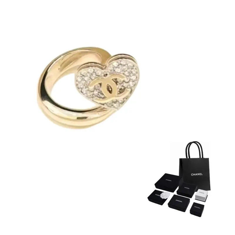 Кольцо Women's CHANEL, золото
Кольцо Women's CHANEL, золото