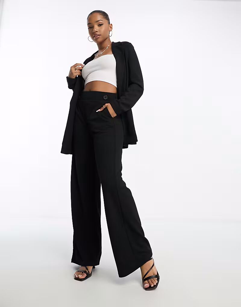 Широкие брюки из джерси черного цвета Vero Moda
Широкие брюки из джерси черного цвета Vero Moda