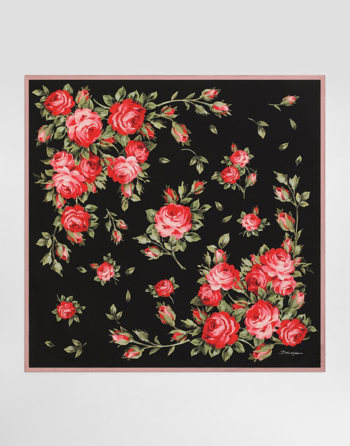 Шелковый твиловый платок 90x90 с принтом "букет роз" Dolce & Gabbana, мультиколор
Шелковый твиловый платок 90x90 с принтом "букет роз" Dolce & Gabbana, мультиколор
