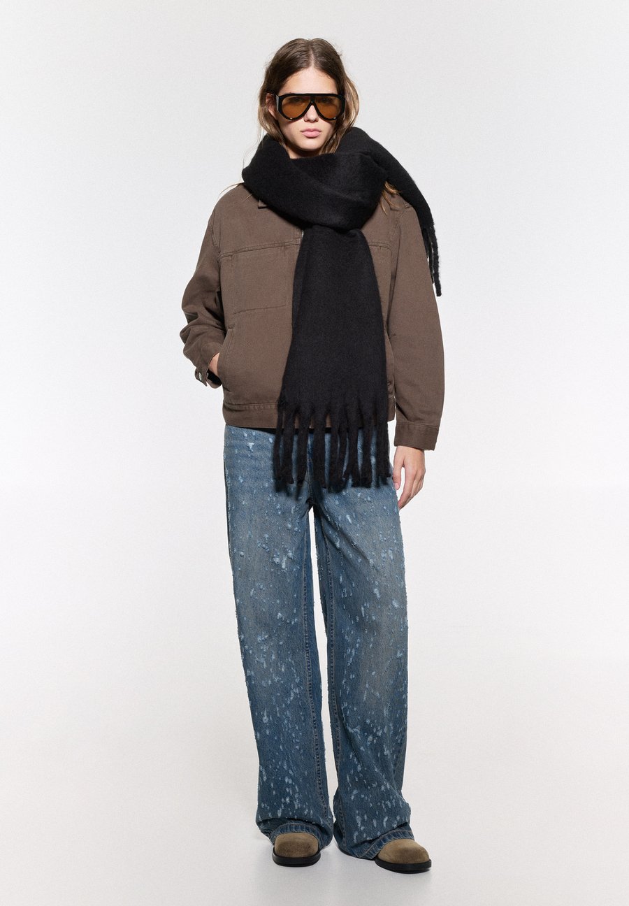 Шарф PULL&BEAR Scarf, Black
Шарф PULL&BEAR Scarf, Black