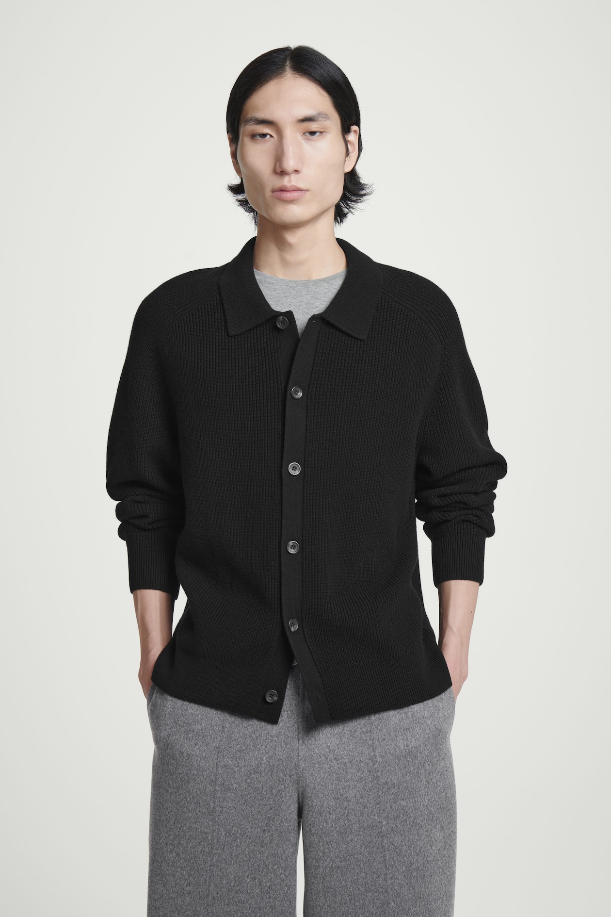 Кардиган из шерсти и кашемира в рубчик COS, черный
Кардиган из шерсти и кашемира в рубчик COS, черный