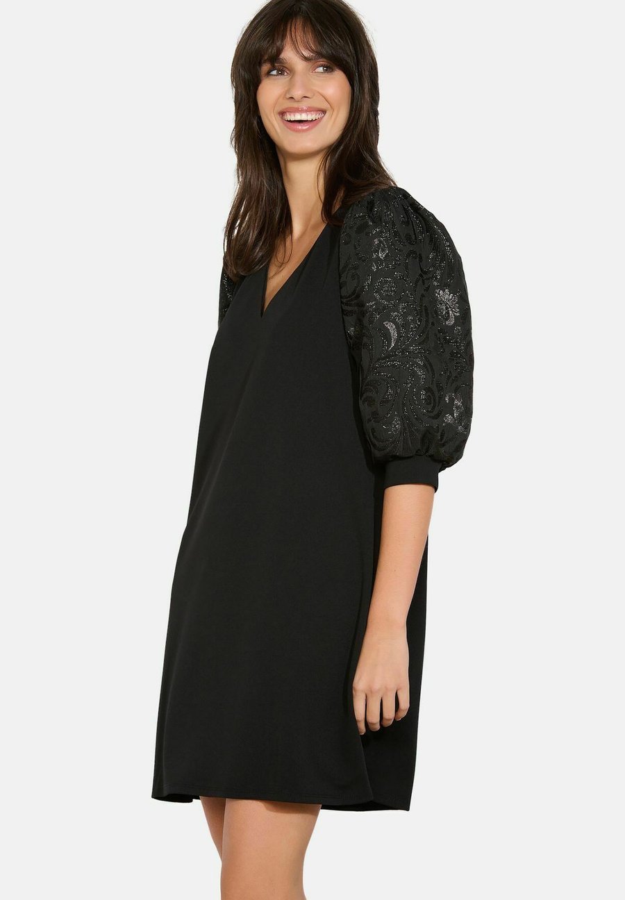 Платье LolaLiza WITH EMBROIDERED SLEEVES , Black
Платье LolaLiza WITH EMBROIDERED SLEEVES , Black