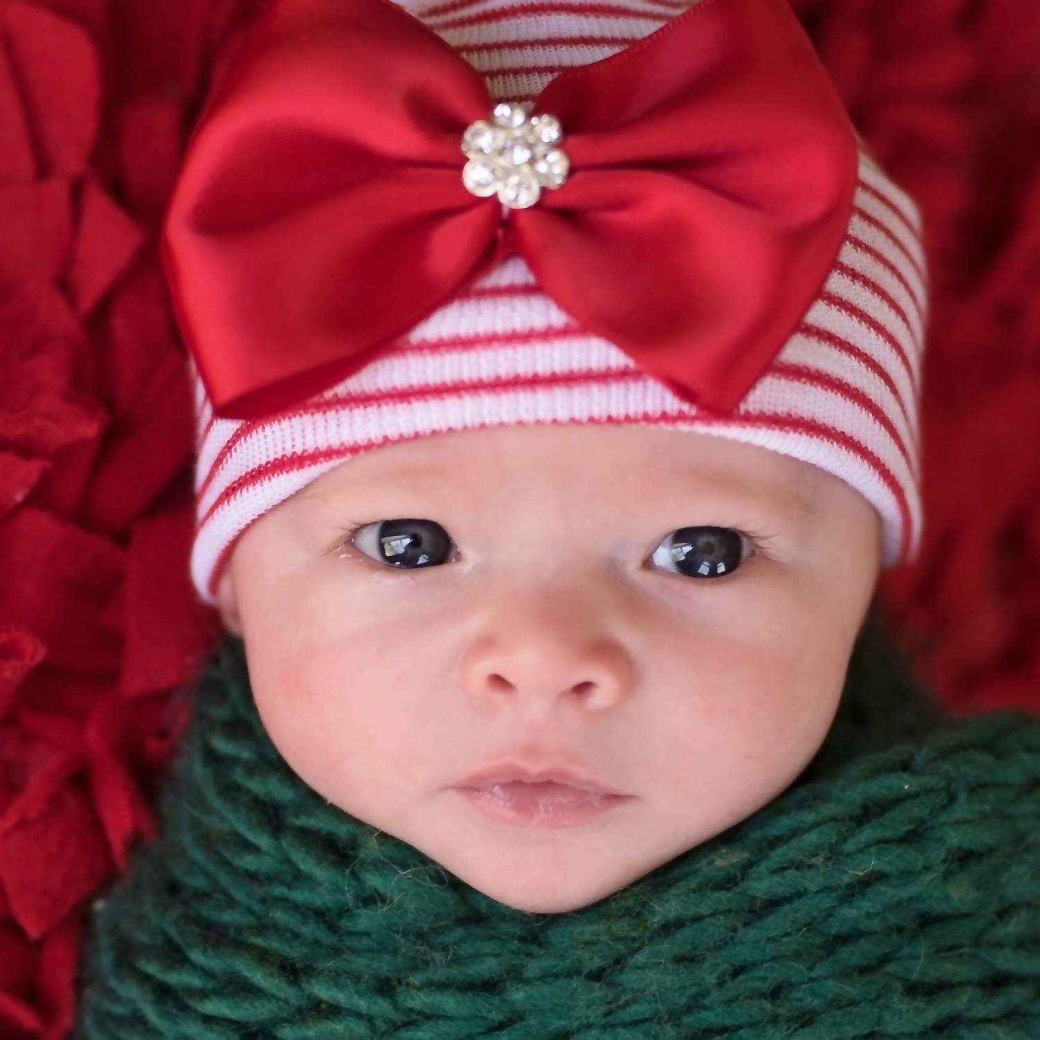 Розовая детская шапочка в красно-белом цвете Ilybean
Розовая детская шапочка в красно-белом цвете Ilybean