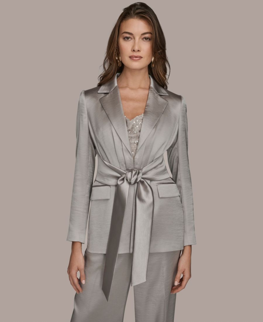 Женский блейзер с вырезом на лацканах Donna Karan New York, Vapor
Женский блейзер с вырезом на лацканах Donna Karan New York, Vapor