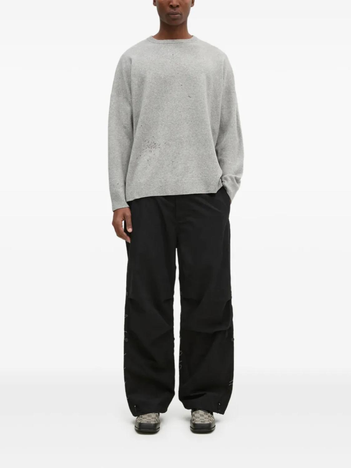 Свитер Undercover с вышитыми деталями и круглым вырезом, серый
Свитер Undercover с вышитыми деталями и круглым вырезом, серый