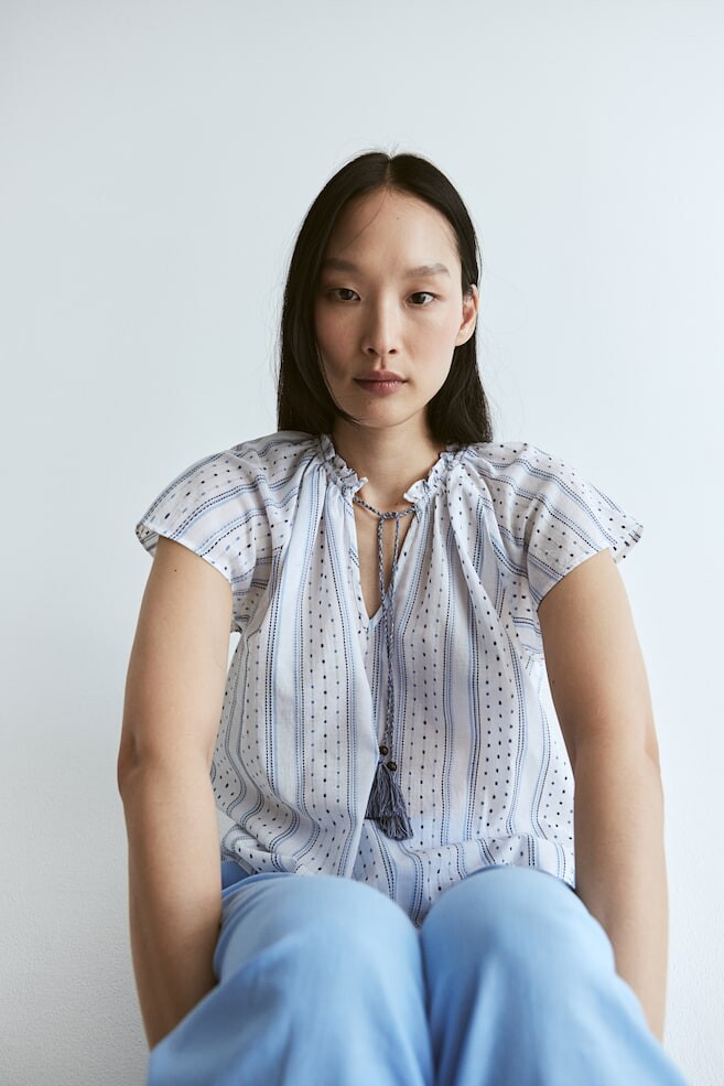 Хлопковая блузка с завязками H&M, белый
Хлопковая блузка с завязками H&M, белый
