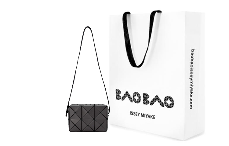 ISSEY MIYAKE Квадратная сумка через плечо из поливинилхлорида женская угольно-серая
ISSEY MIYAKE Квадратная сумка через плечо из поливинилхлорида женская угольно-серая