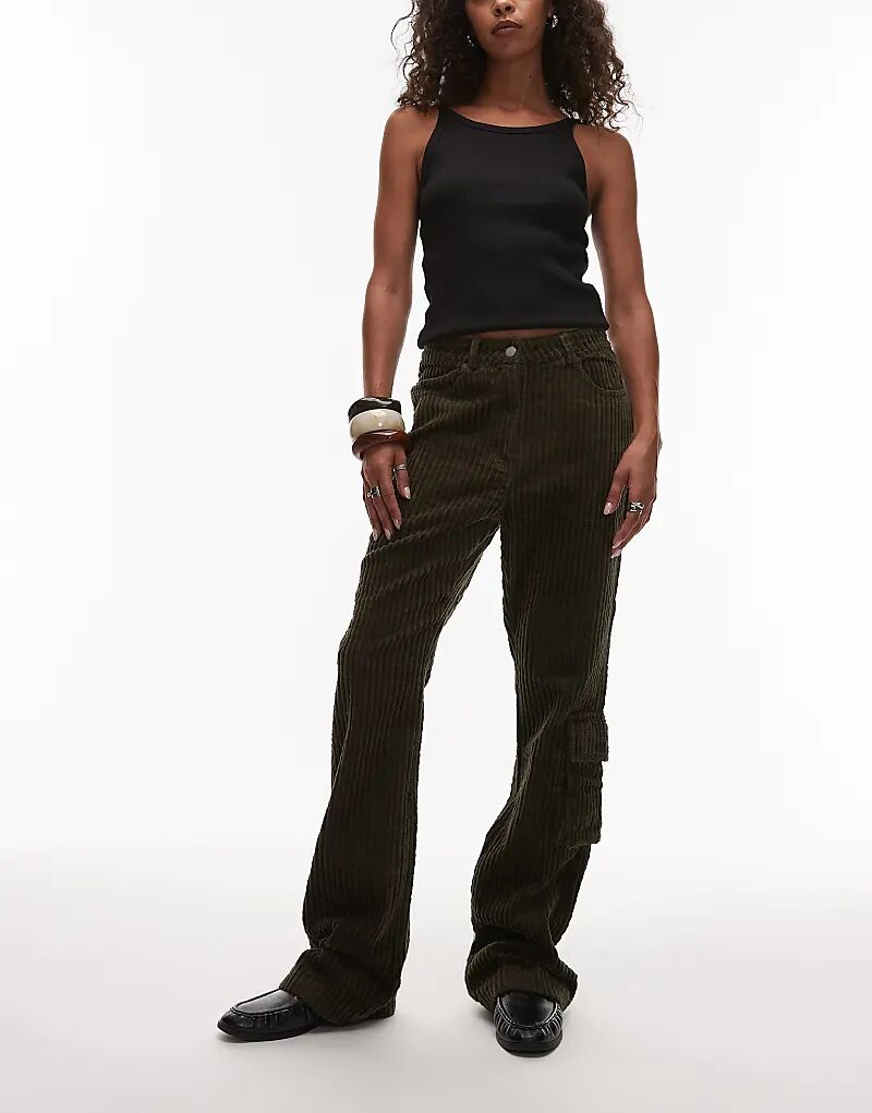 Брюки-карго прямого кроя Emory Park вельветового цвета.
Брюки-карго прямого кроя Emory Park вельветового цвета.