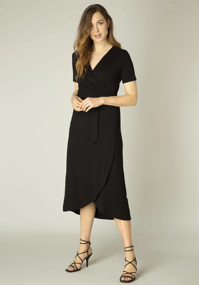 Платье с запахом Base Level "Yvie", удобное, эластичное качество, черный
Платье с запахом Base Level "Yvie", удобное, эластичное качество, черный