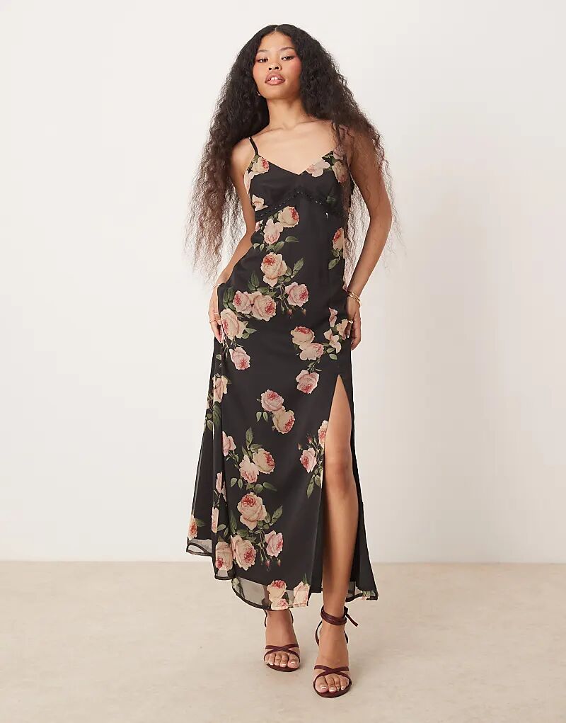 Шифоновое платье-комбинация с кружевной отделкой и крупным принтом роз Miss Selfridge
Шифоновое платье-комбинация с кружевной отделкой и крупным принтом роз Miss Selfridge