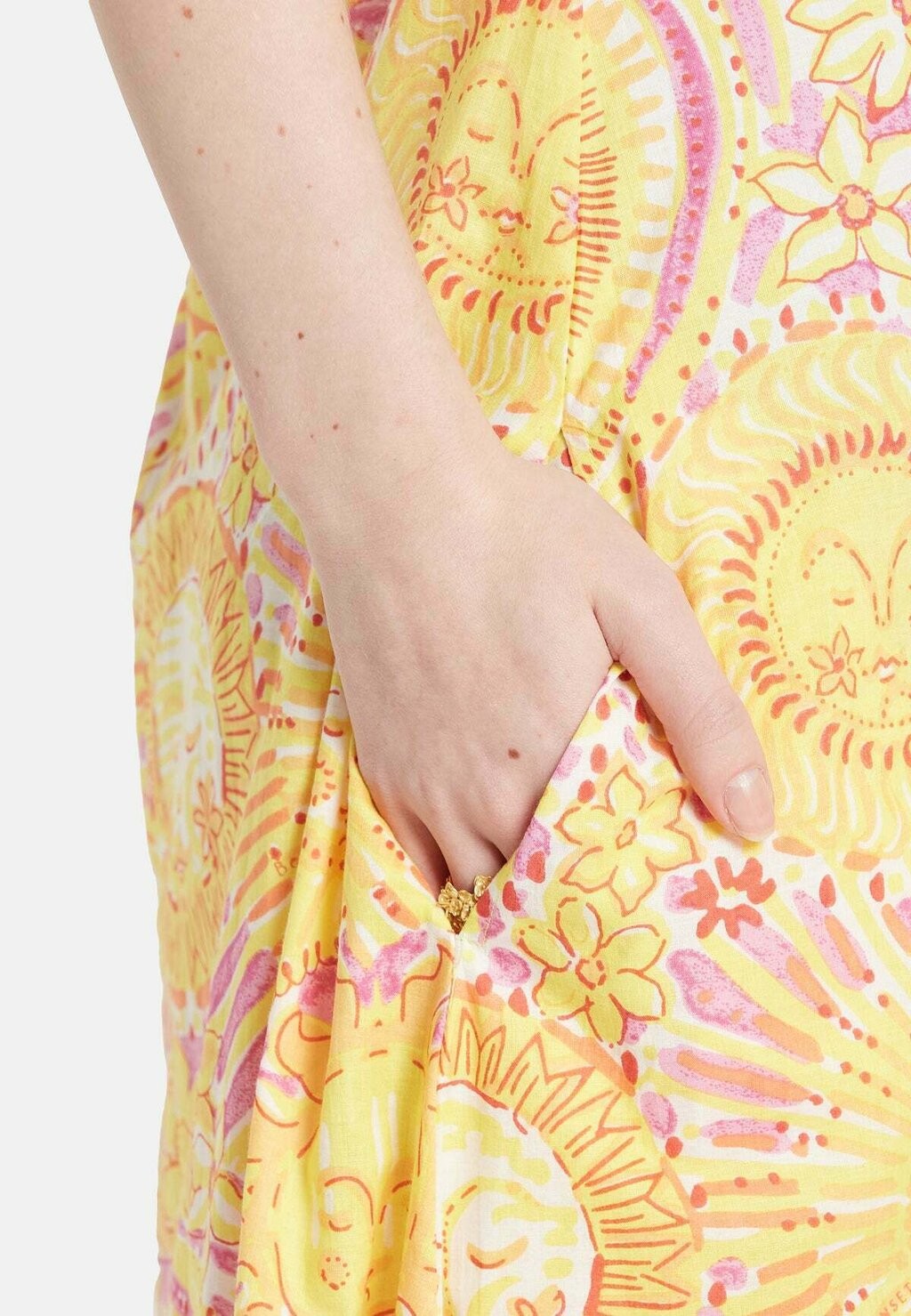 Платье макси BRILLA Be Sunset, горчично-желтый
Платье макси BRILLA Be Sunset, горчично-желтый