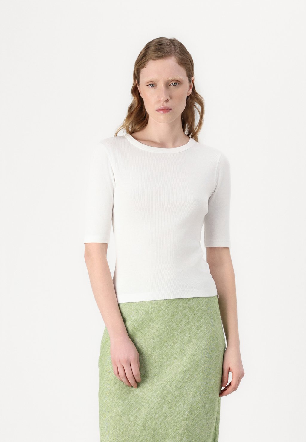 Базовая футболка SELAY DRYKORN, белый
Базовая футболка SELAY DRYKORN, белый