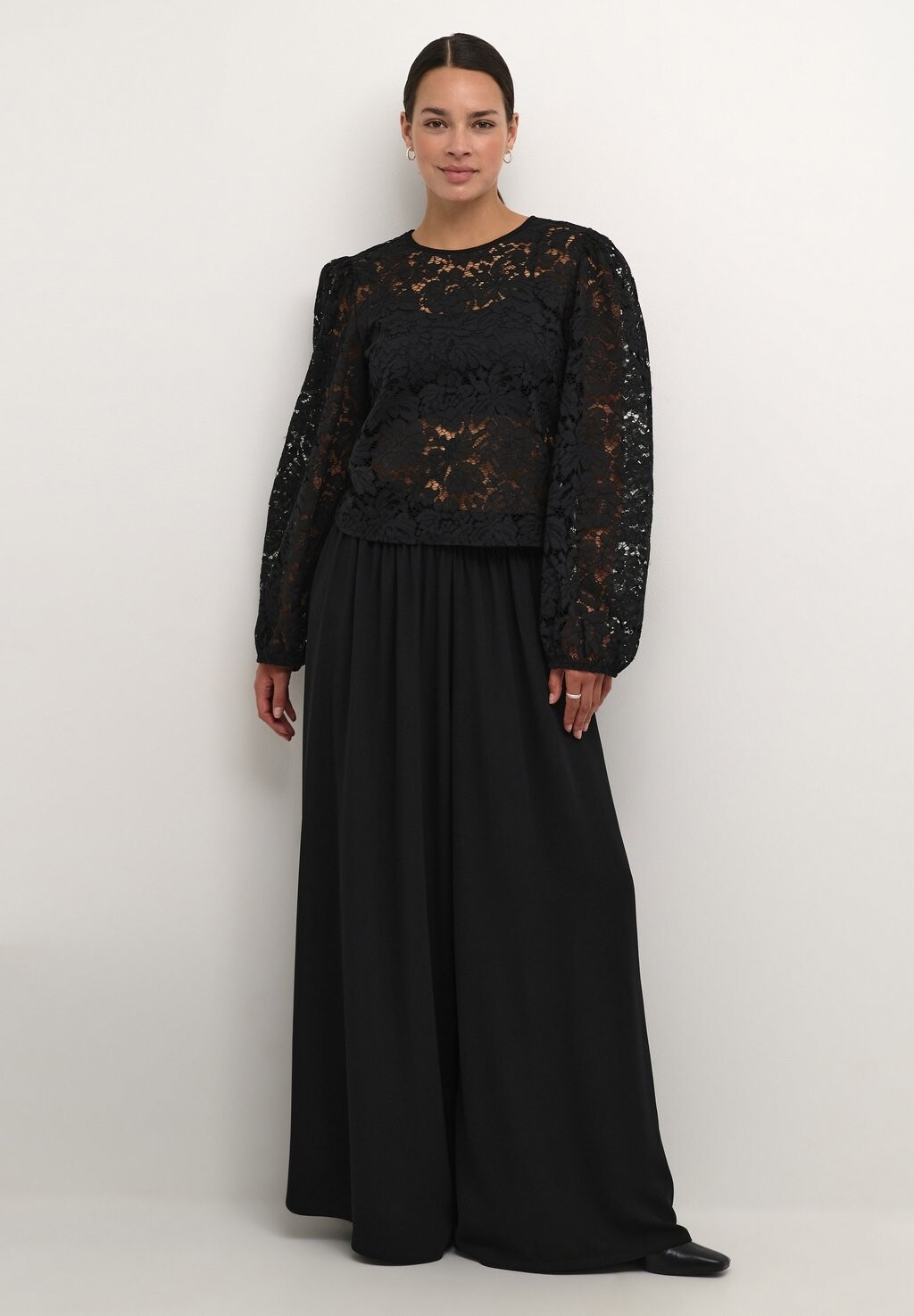 Блуза NOMI Kaffe, черный
Блуза NOMI Kaffe, черный