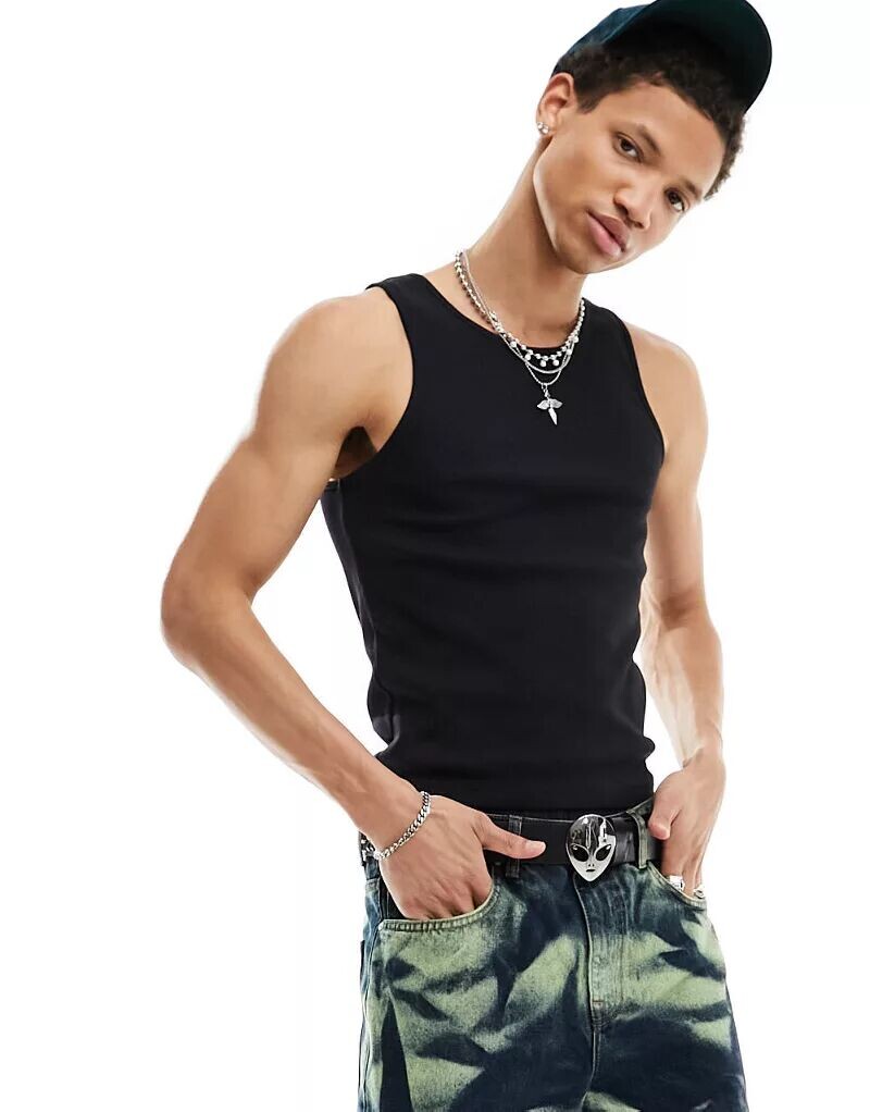 Черная майка в рубчик COLLUSION
Черная майка в рубчик COLLUSION