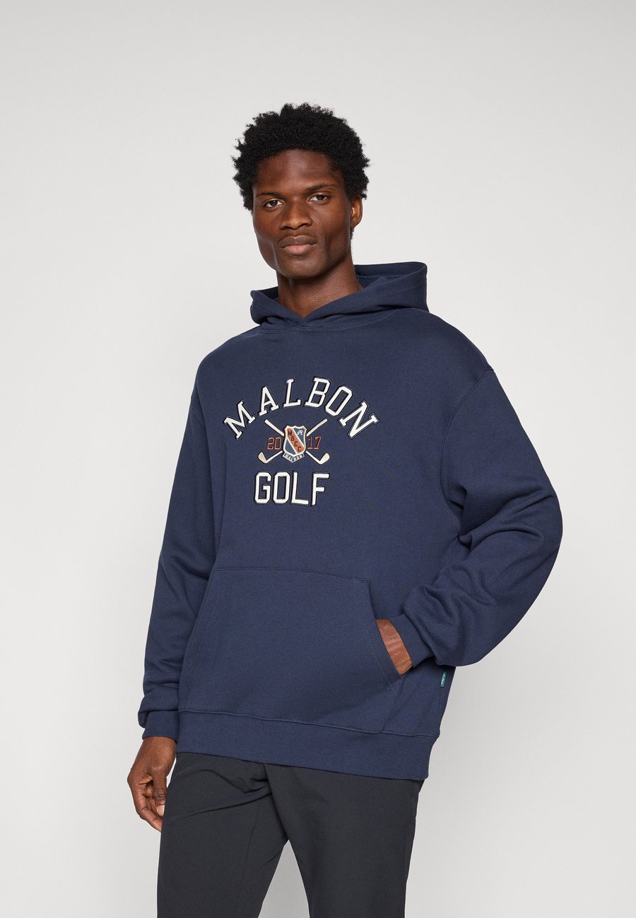Худи Malbon FESQUE CREST HOODIE, Navy/Dark Blue
Худи Malbon FESQUE CREST HOODIE, Navy/Dark Blue