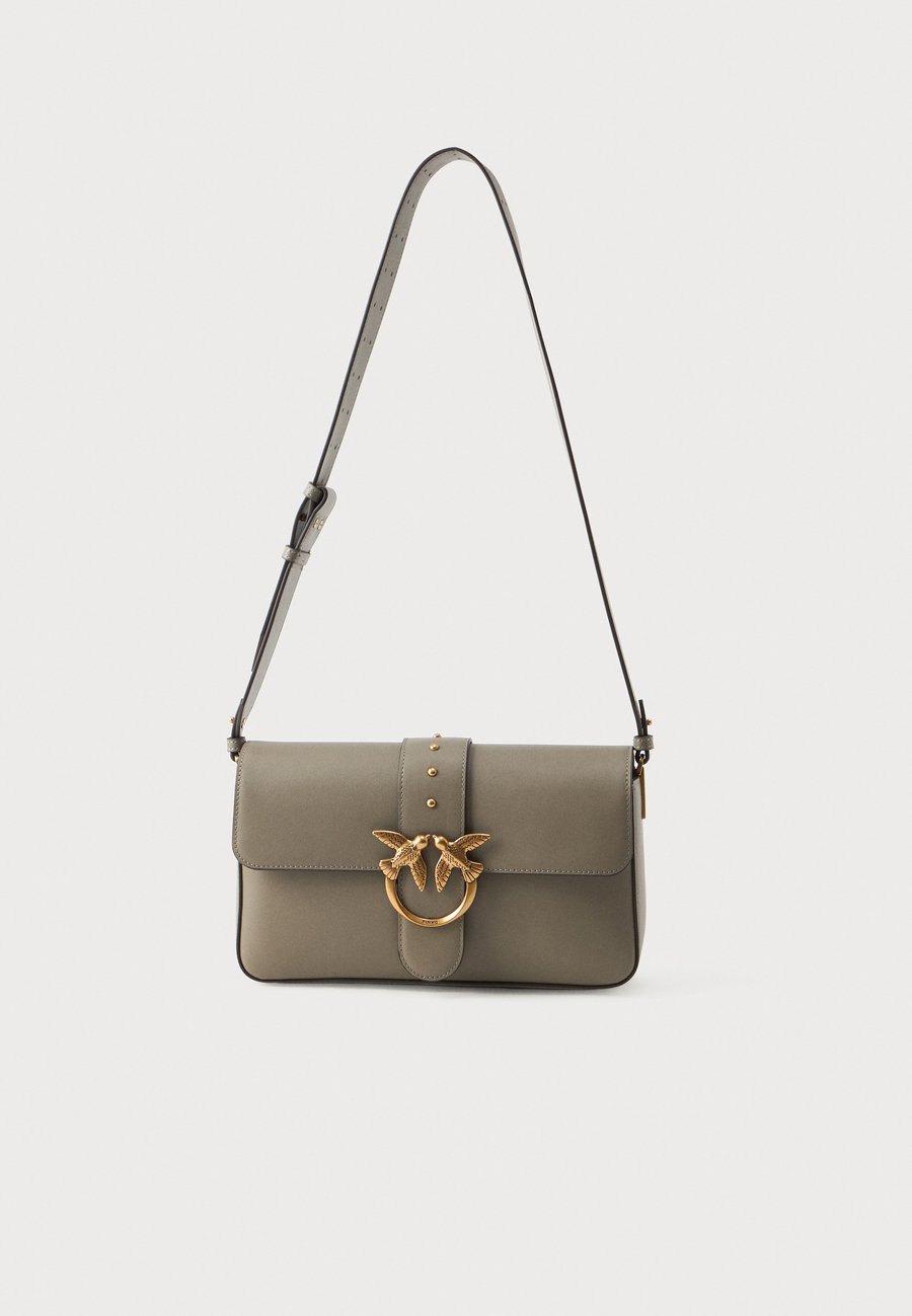 Сумка кросс-боди Pinko LOVE ONE CLASSIC SLOUCHY, Noce/Antique Gold-Coloured/Taupe
Сумка кросс-боди Pinko LOVE ONE CLASSIC SLOUCHY, Noce/Antique Gold-Coloured/Taupe