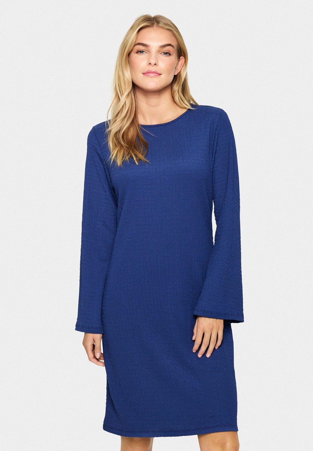 Платье из джерси ILYSSASZ Saint Tropez, темно-синий
Платье из джерси ILYSSASZ Saint Tropez, темно-синий