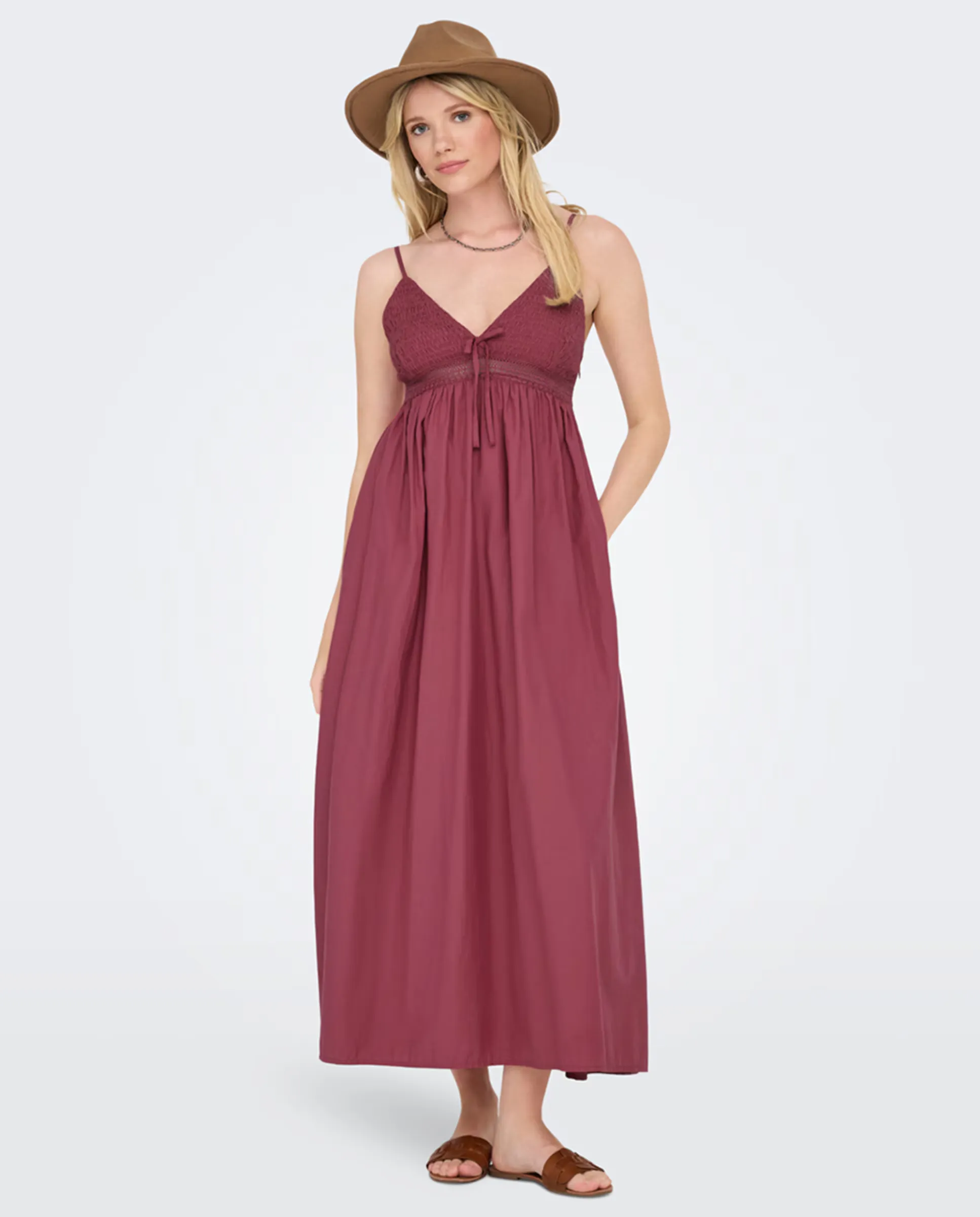 Платье с бретелями длинное расклешенное Only, бордовый
Платье с бретелями длинное расклешенное Only, бордовый