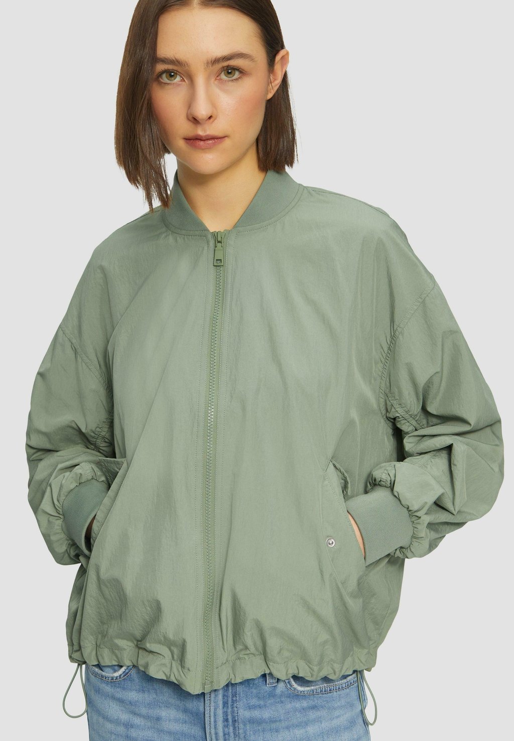 Куртка-бомбер s.Oliver, зеленый
Куртка-бомбер s.Oliver, зеленый