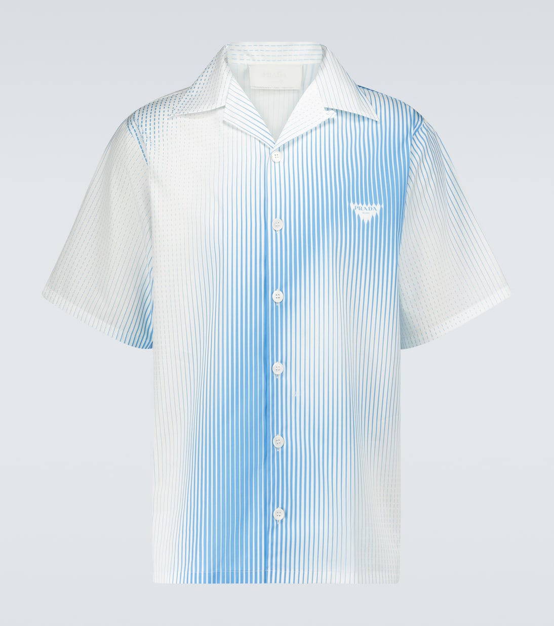 Полосатая хлопковая рубашка с воротником-камп Prada, Bianco/Azzuro
Полосатая хлопковая рубашка с воротником-камп Prada, Bianco/Azzuro