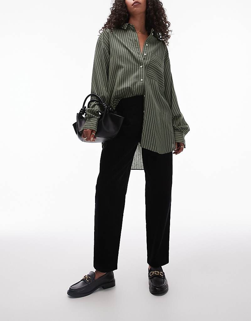 Topshop – Черные вельветовые брюки с колышками
Topshop – Черные вельветовые брюки с колышками