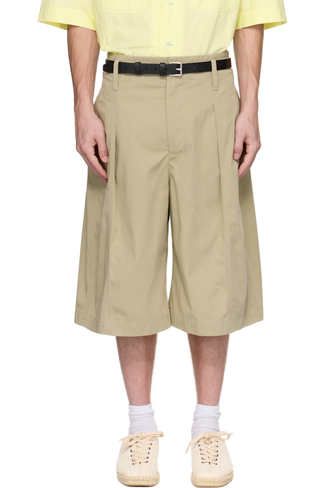 Макси бермуды с плиссировкой Lemaire, цвет light sage
Макси бермуды с плиссировкой Lemaire, цвет light sage