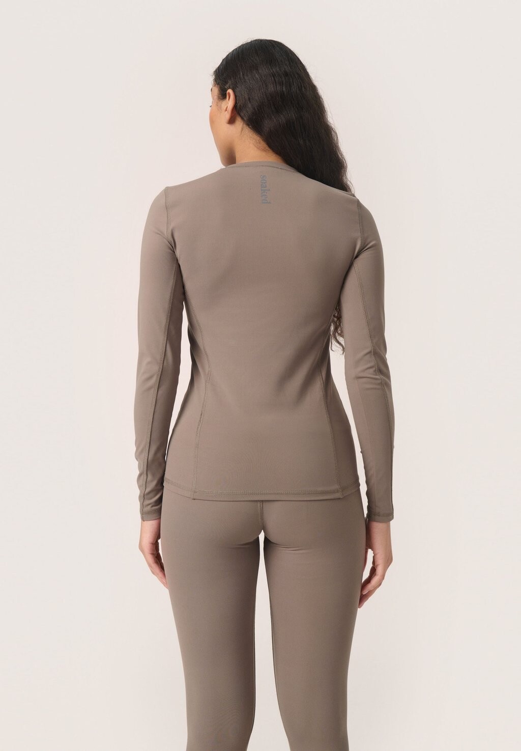 SLALura Sports Soaked in Luxury, Топ с длинными рукавами Soaked in Luxury, темно коричневый
SLALura Sports Soaked in Luxury, Топ с длинными рукавами Soaked in Luxury, темно коричневый