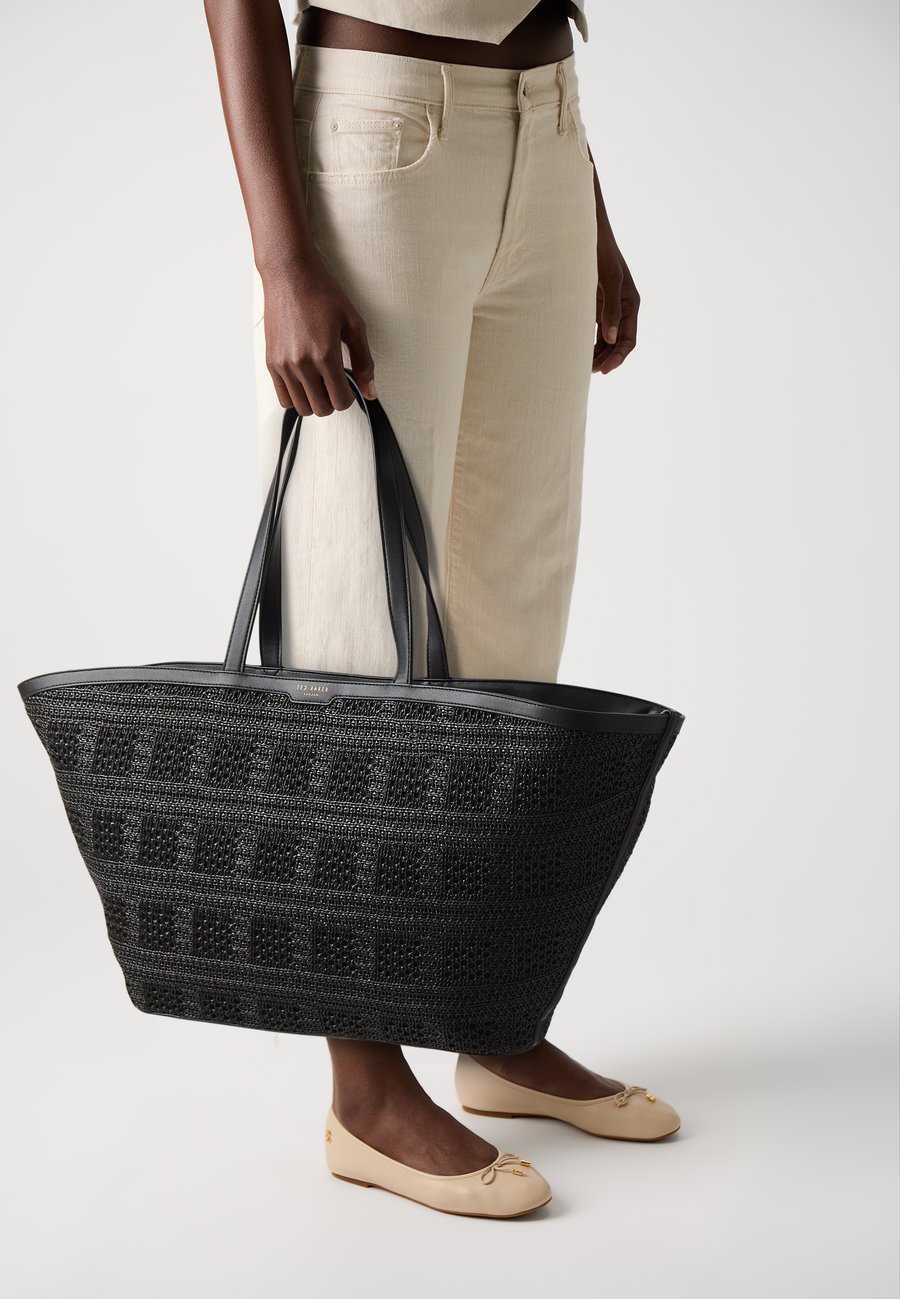 Сумка-шоппер Ted Baker PAMYLAA, Black
Сумка-шоппер Ted Baker PAMYLAA, Black