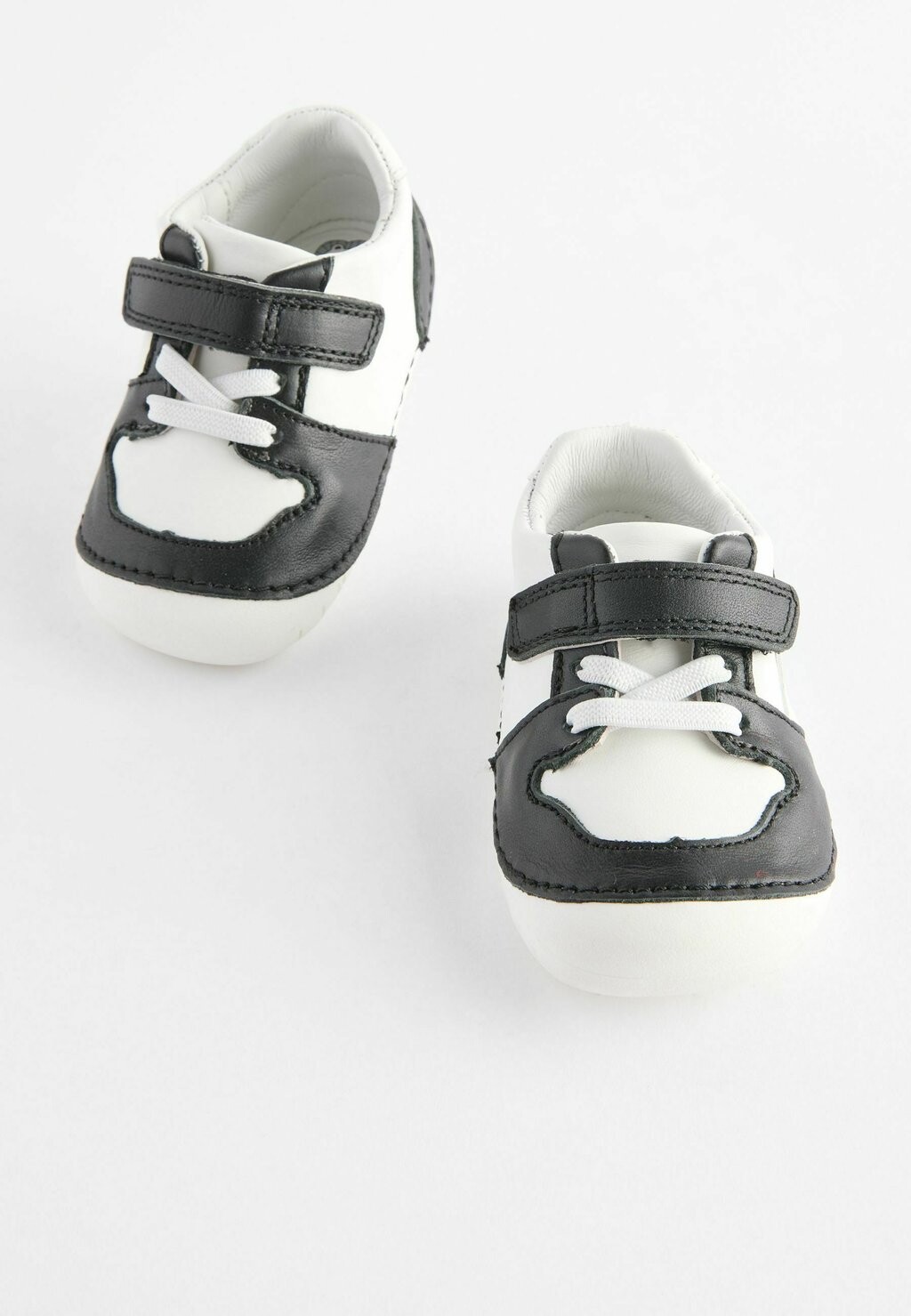 Низкие кроссовки Crawler Next, черно-белые
Низкие кроссовки Crawler Next, черно-белые