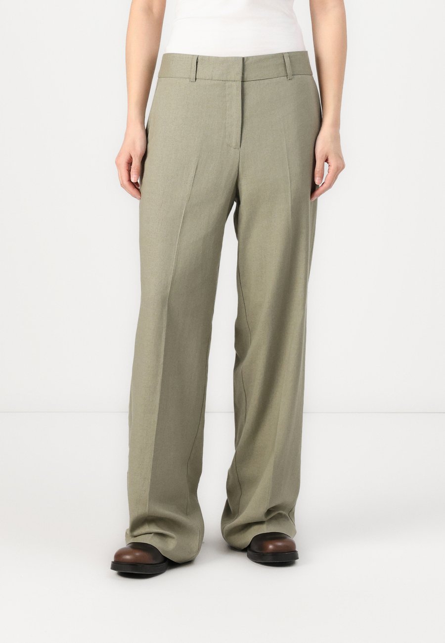 Брюки Selected Femme SLFTANIA RITA WIDE PANT , Vetiver/Olive
Брюки Selected Femme SLFTANIA RITA WIDE PANT , Vetiver/Olive