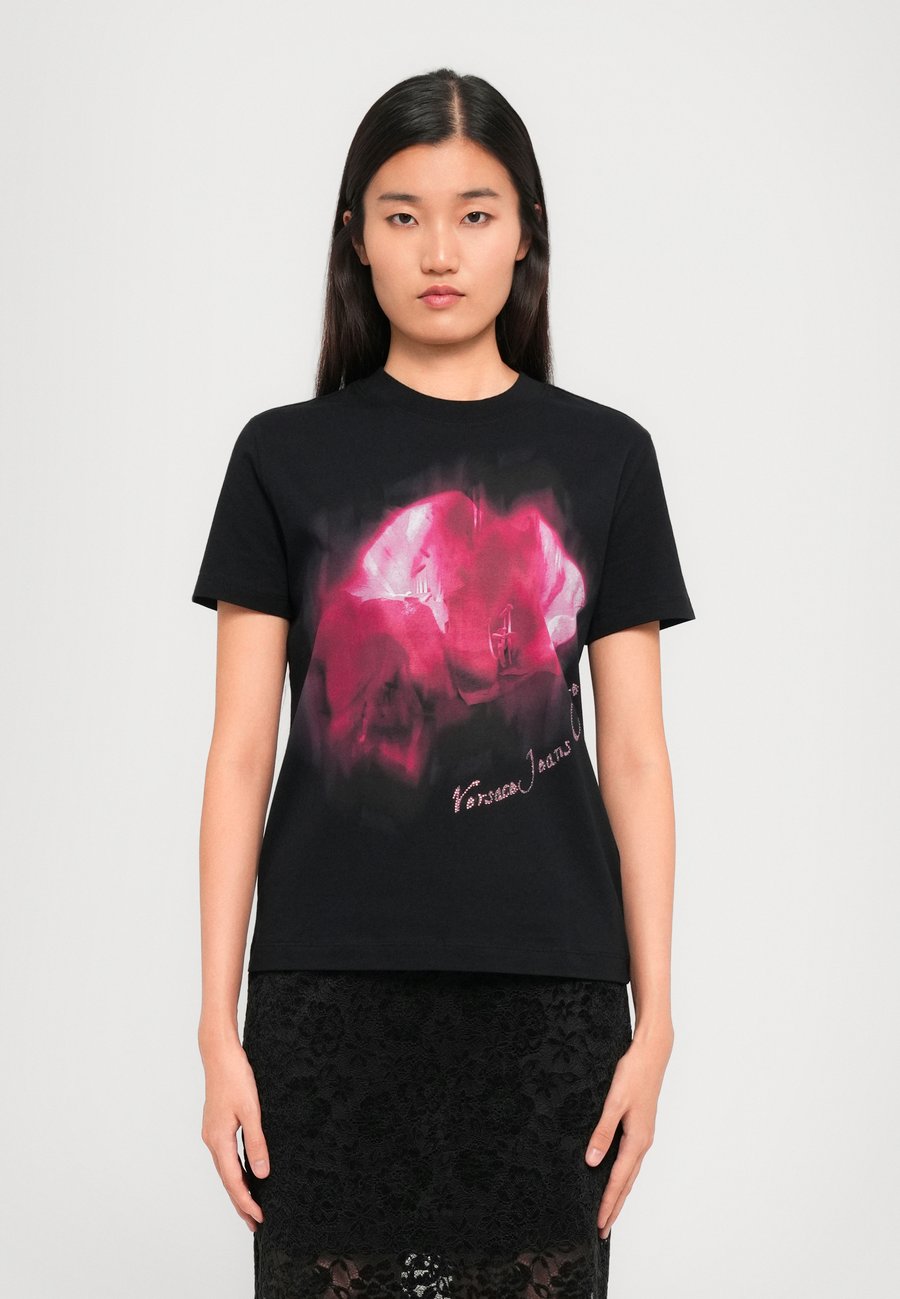 Футболка Versace Jeans Couture Print T-shirt, Black
Футболка Versace Jeans Couture Print T-shirt, Black