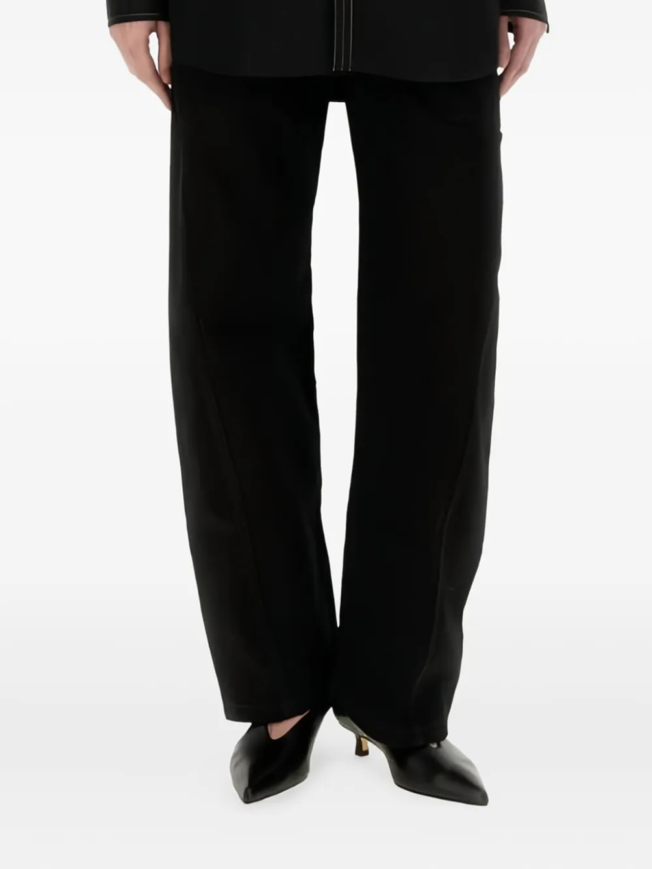 Брюки с поясом LEMAIRE, черный
Брюки с поясом LEMAIRE, черный