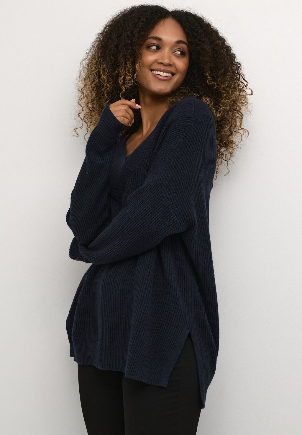 Свитшот Culture CUOLIVIA V-NECK, цвет salute
Свитшот Culture CUOLIVIA V-NECK, цвет salute