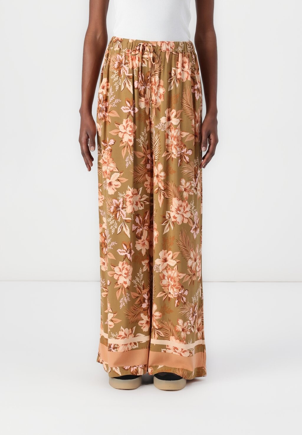 Брюки DESERT DREAMS PANT Rip Curl, бронза
Брюки DESERT DREAMS PANT Rip Curl, бронза