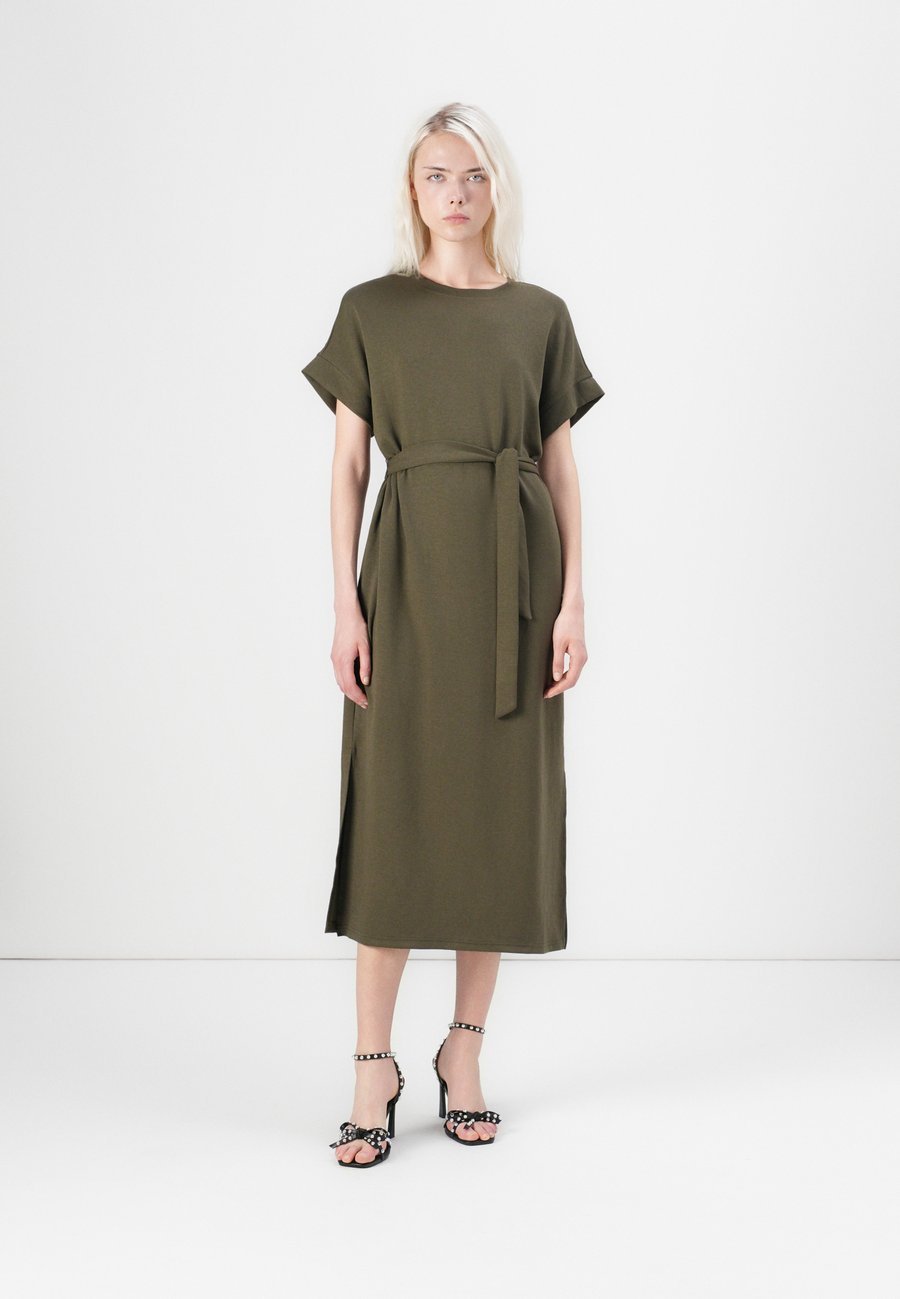 Платье Vero Moda VMHALI , Grape Leaf/Dark Green
Платье Vero Moda VMHALI , Grape Leaf/Dark Green