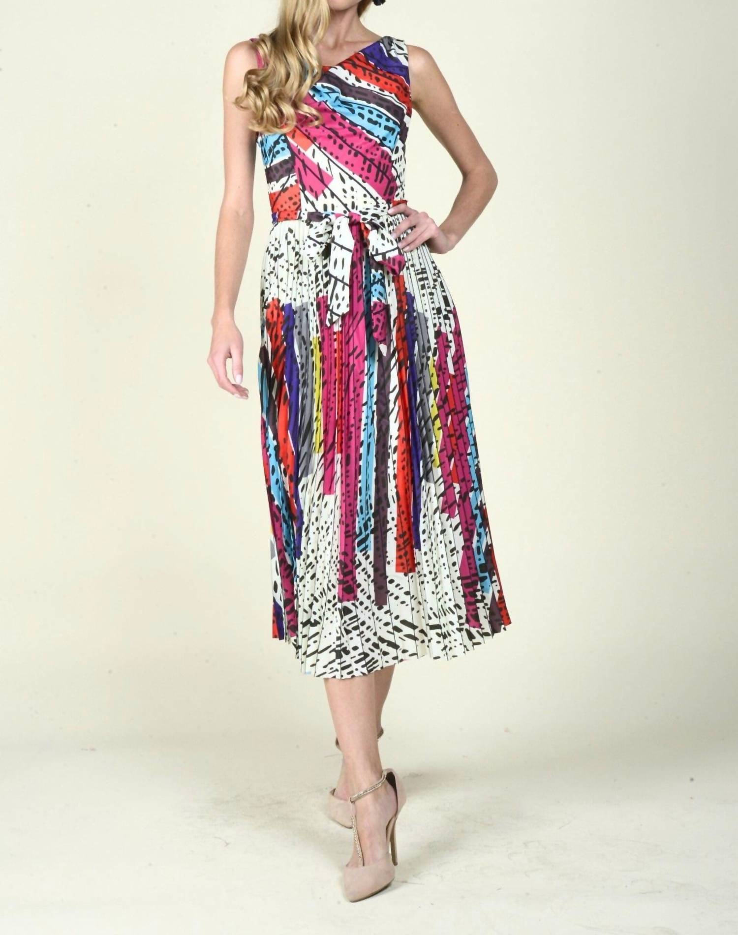 Платье миди Jolie с плиссировкой в Баттенбурге EVA FRANCO, цвет battenburg
Платье миди Jolie с плиссировкой в Баттенбурге EVA FRANCO, цвет battenburg