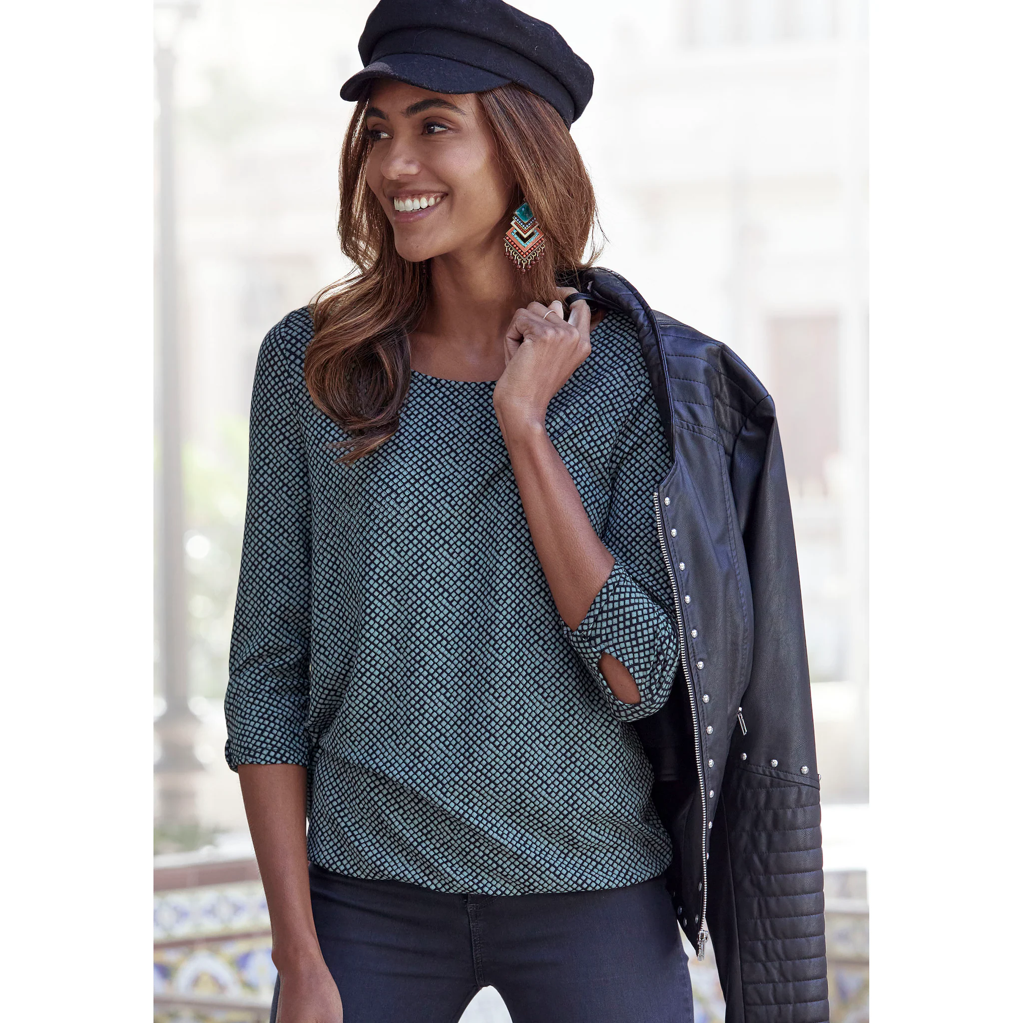 LASCANA Рубашка с рукавом 3/4, с небольшим вырезом по низу рукава, черный
LASCANA Рубашка с рукавом 3/4, с небольшим вырезом по низу рукава, черный