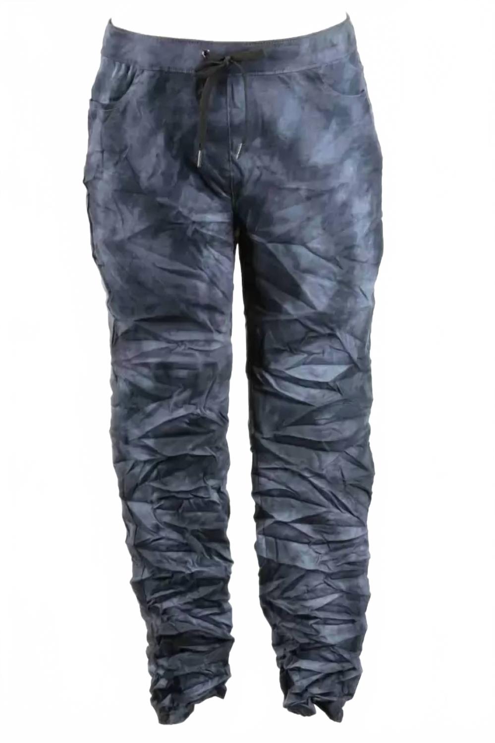 Женские брюки из замши с эффектом креш в синем завитке CHARLIE B
Женские брюки из замши с эффектом креш в синем завитке CHARLIE B