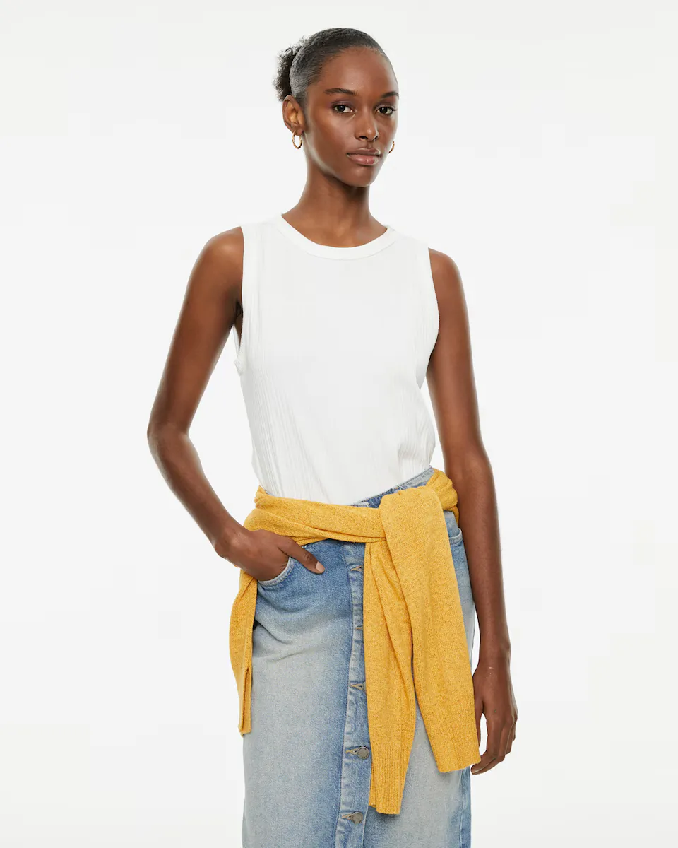 Женский приталенный топ без рукавов System Action, белый
Женский приталенный топ без рукавов System Action, белый