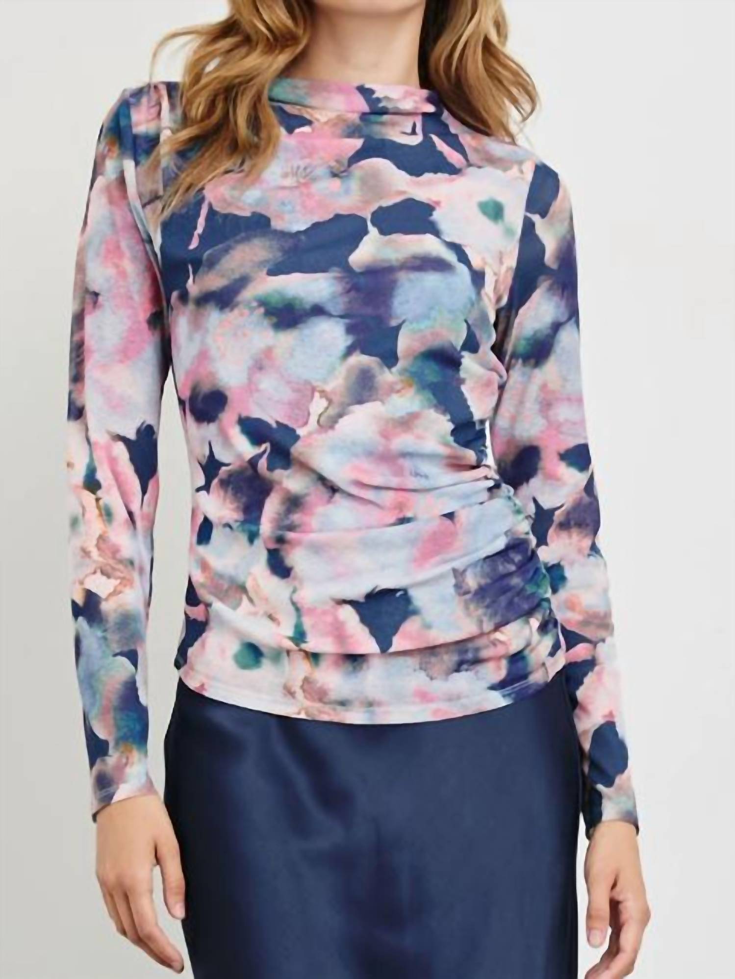 Joelle Топ в Midnight Verbena Rails
Joelle Топ в Midnight Verbena Rails