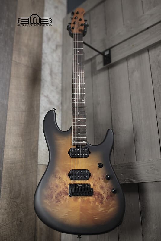 Электрогитара Sterling RICHARDSON6 Electric Guitar in Natural Poplar Burl Burst RICHARDSON6-NPB
Электрогитара Sterling RICHARDSON6 Electric Guitar in Natural Poplar Burl Burst RICHARDSON6-NPB