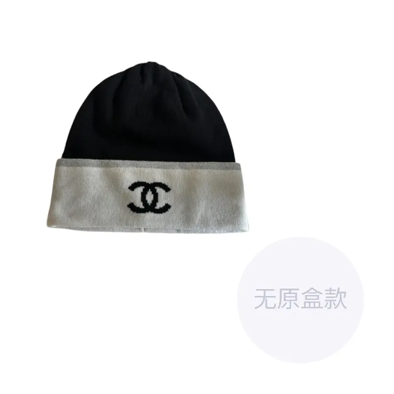 CHANEL Вязаная шапка мужская черная, Black
CHANEL Вязаная шапка мужская черная, Black