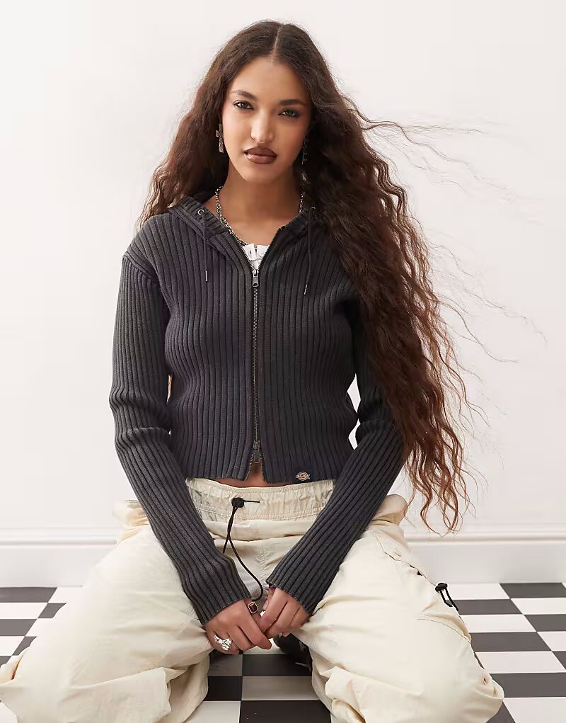 Трикотажная толстовка с капюшоном на молнии Dickies Unionville черного цвета
Трикотажная толстовка с капюшоном на молнии Dickies Unionville черного цвета