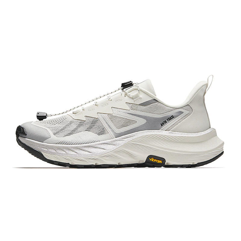 Анта Низкие Беговые Кроссовки Мужские Слоновая Кость Белый, Слоновая Кость Белый/Серебристый/Базовый Черный-2
Анта Низкие Беговые Кроссовки Мужские Слоновая Кость Белый, Слоновая Кость Белый/Серебристый/Базовый Черный-2